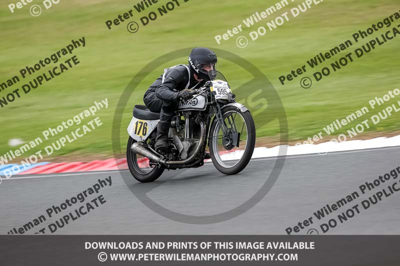 Vintage motorcycle club;eventdigitalimages;mallory park;mallory park trackday photographs;no limits trackdays;peter wileman photography;trackday digital images;trackday photos;vmcc festival 1000 bikes photographs